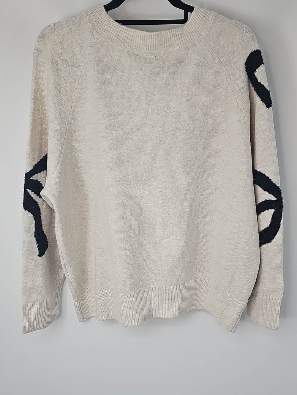 Express Cream w Black Glitter Bows Vneck Long Sleeve Sweater Sz:L Dainty - Picture 12 of 15